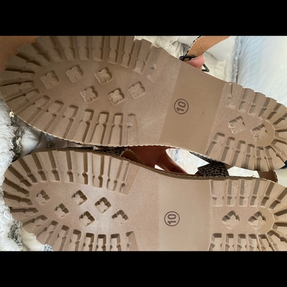 Sandals - Picture 3 of 3